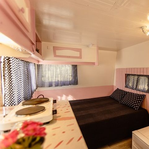 Wohnwagen 4 Personen - Rosa Plumas, ohne Sanitäranlagen