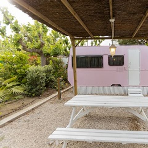 Wohnwagen 4 Personen - Rosa Plumas, ohne Sanitäranlagen