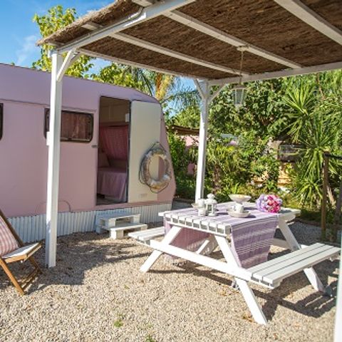 Wohnwagen 5 Personen - Rosa Colorete ohne Sanitäranlagen