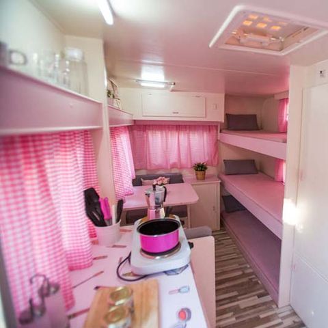 Wohnwagen 5 Personen - Rosa Colorete ohne Sanitäranlagen