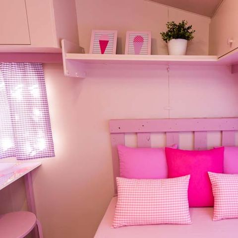 Wohnwagen 4 Personen - Rosa Capricho, ohne Sanitär