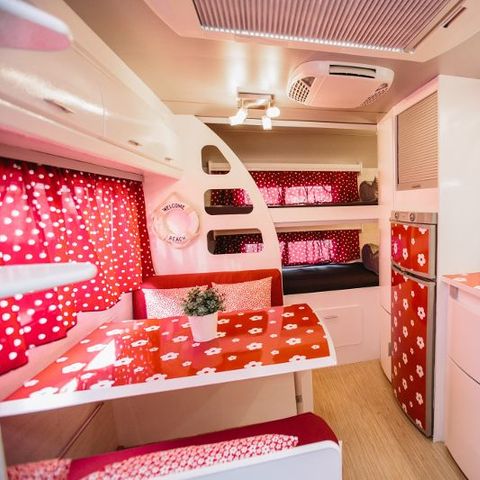 Wohnwagen 4 Personen - Granatapfel, ohne Sanitär