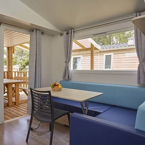 Mobilheim 4 Personen - Comfort | 2 Schlafz. | 4 Pers. | Einfache Terrasse | Klimaanlage
