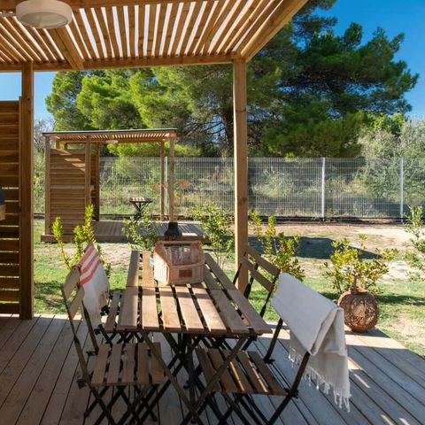 Stellplatz - SIGNATURE mit ausgestatteter Terrasse