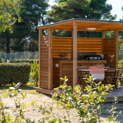 Stellplatz - SIGNATURE mit ausgestatteter Terrasse