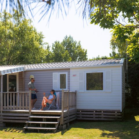 Mobilheim 8 Personen - Mobilheim Sand 40m² (4 Zimmer) + TV + Überdachte Terrasse (+ 8 Jahre) 8 Pers.