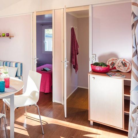Mobilheim 6 personen - Classic | 2 Schlafz. | 4/6 Pers. | Erhöhte, nicht überdachte Terrasse | Clim.