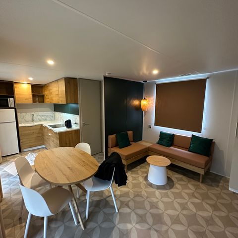 Mobilheim 4 Personen - Cottage Mahaut Prestige - 32m² - 2 Zimmer, XXL-Duschraum, Raffiniertheit und Modernität