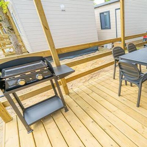 Bungalow 4 Personen - Mobilheim | Premium | 2 Zi. | 4 Pers. | Hochterrasse | 2 Bäder | Klimaanlage | TV