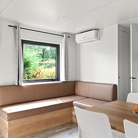 Mobilheim 4 Personen - Mobilheim | Premium | 2 Zi. | 4 Pers. | Hochterrasse | 2 Bäder | Klimaanlage | TV