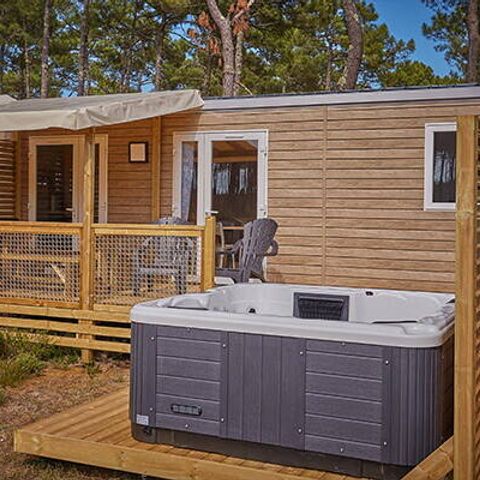 Mobilheim 6 Personen - Exclusive Premium | 3 Zi. | 6 Pers. | Erhöhte Terrasse | Jacuzzi