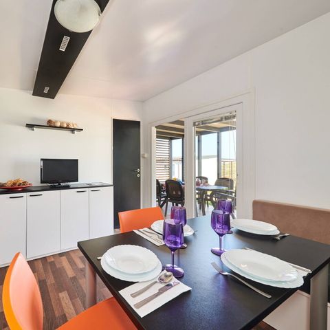 Mobilheim 6 Personen - Comfort | 3 Zi. | 6 Pers. | Erhöhte Terrasse | 2 Bäder | Klimaanlage | TV