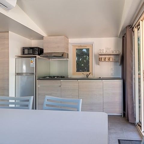 Mobilheim 4 personen - Comfort XL | 2 Schlafz. | 4 Pers. | Erhöhte Terrasse | Klimaanlage
