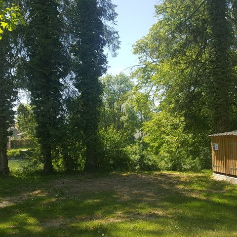 Stellplatz - "Confort Plus" 2/6 Pers.