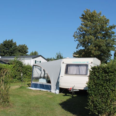 Stellplatz - Komfort-Stellplatz – Stellplatz – mit Stromanschluss – max. 5 Personen