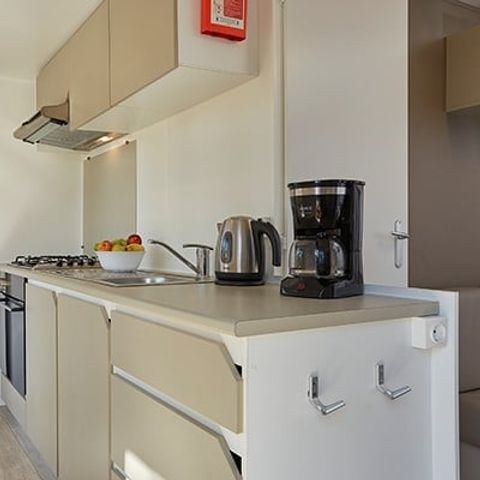Mobilheim 8 Personen - Comfort XL | 3 Zi. | 6/8 Pers. | Überdachte Terrasse | Klim.