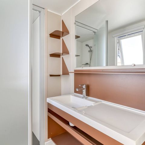 Mobilheim 6 personen - Mobilheim | Premium | 3 Zi. | 6 Pers. | Erhöhte Terrasse | 2 Bad | Klimaanlage | TV