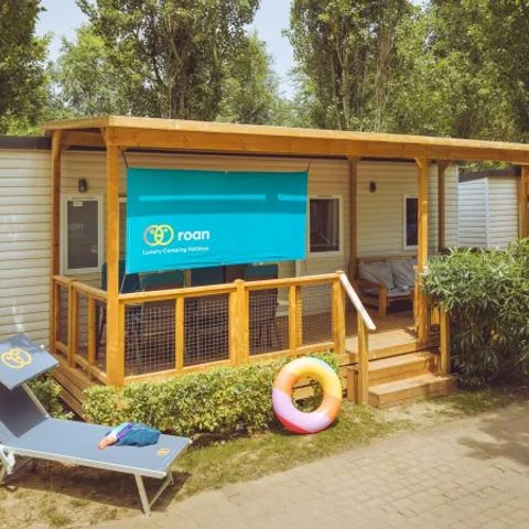 Mobilheim 6 Personen - Premium Lounge mit 3 Schlafzimmern - Außenküche