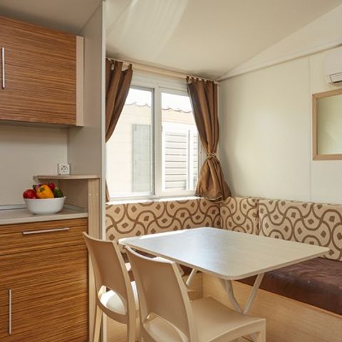 Mobilheim 6 Personen - Premium | 3 Zi. | 6 Pers. | Überdachte Terrasse | Klimaanlage | TV