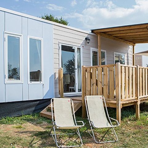 Mobilheim 6 Personen - Comfort XL | 2 Zi. | 4/6 Pers. | Erhöhte Terrasse | Klima.