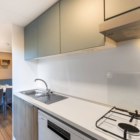 Mobilheim 6 Personen - Premium | 3 Zimmer | Kapazität 6 Personen | Lounge Terrasse | 1 Badezimmer | Klimaanlage | TV