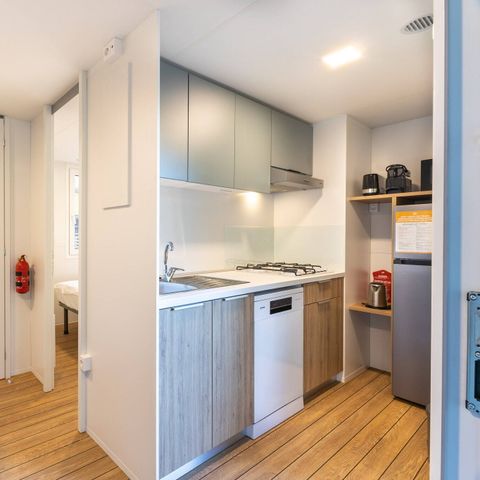 Mobilheim 6 Personen - Premium | 3 Zimmer | Kapazität 6 Personen | Lounge Terrasse | 1 Badezimmer | Klimaanlage | TV