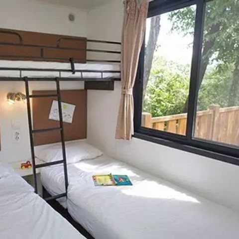 Mobilheim 6 Personen - Comfort | 2 Zimmer | Kapazität 4-6 Personen | Halbüberdachte Terrasse | 1 Bad | Klimaanlage