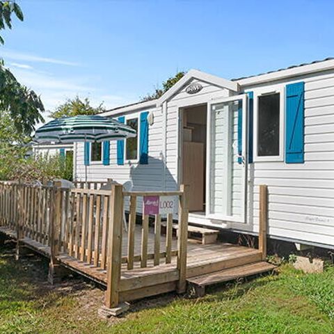 Mobilheim 4 personen - Classic | 2 Schlafz. | 4 Pers. | Nicht überdachte, erhöhte Terrasse | 2 Bäder | Klimaanlage