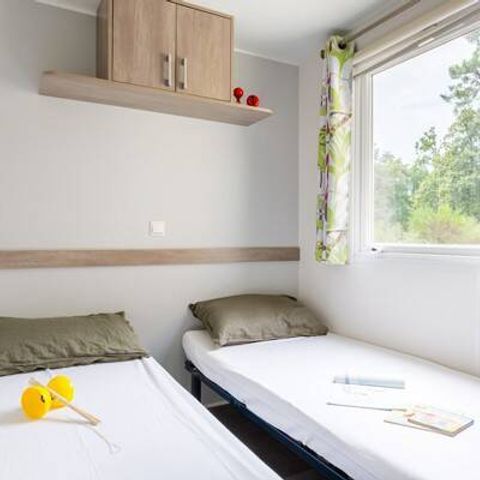 Mobilheim 4 personen - Comfort | 2 Zi. | 4 Pers. | Nicht überdachte Hochterrasse | Klimaanlage