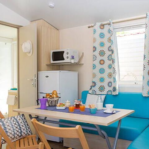 Mobilheim 6 personen - Comfort | 2 Zi. | 4/6 Pers. | Erhöhte, nicht überdachte Terrasse | 2 Bäder | Clim.