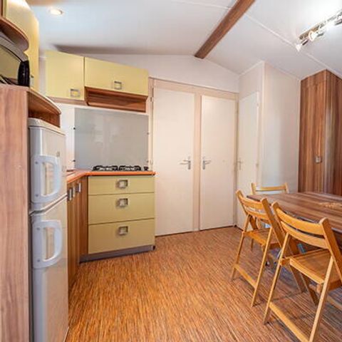 Mobilheim 6 personen - Classic | 2 Zi. | 4/6 Pers. | Nicht überdachte, erhöhte Terrasse | 2 Bäder | Klimaanlage