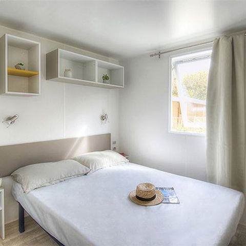 Mobilheim 4 Personen - Premium | 2 Zi. | 4 Pers. | Erhöhte Terrasse | Klimaanlage | TV