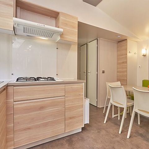 Mobilheim 6 Personen - Comfort | 3 Zi. | 6 Pers. | Erhöhte Terrasse | Klimaanlage | TV