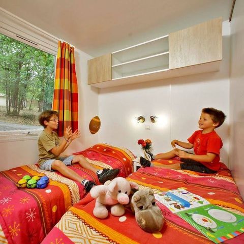 Mobilheim 8 Personen - Premium Exclusive | 3 Zi. | 6/8 Pers. | Höher gelegene Terrasse | 2 Bäder | Klimaanlage | TV