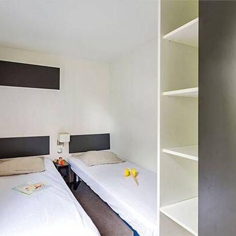 Mobilheim 8 Personen - Premium Exclusive | 3 Zi. | 6/8 Pers. | Höher gelegene Terrasse | 2 Bäder | Klimaanlage | TV