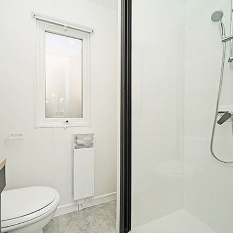 Mobilheim 8 Personen - Mobilheim | Premium | 3 Zi. | 6/8 Pers. | Erhöhte Terrasse | 2 Bäder | Klim.