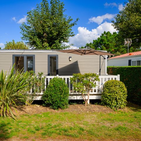 Mobilheim 6 Personen - D/ COTTAGE CONFORT 3 Schlafz. 6 Pers. - 35m2 - Terrasse Sonnenschirm