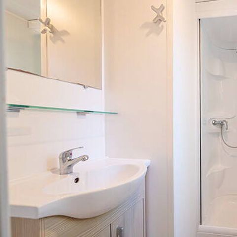 Mobilheim 6 personen - Classic | 2 Schlafz. | 4/6 Pers. | Terrasse Einzelzimmer | 1 Bad | TV