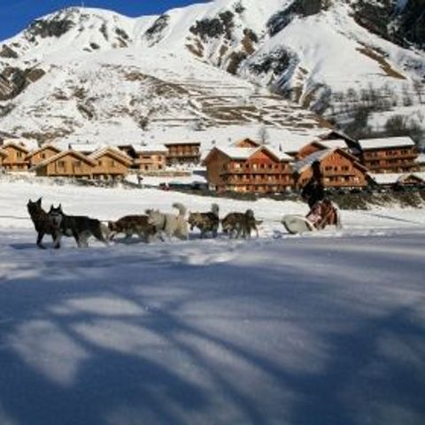 Résidence Les Chalets de l'Arvan I - Camping Savoie - Image N°2
