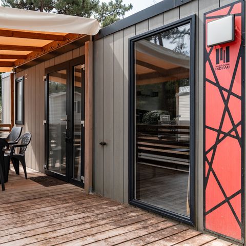 Mobilheim 6 Personen - Mobilheim Premium 33m² (3 Zimmer) + Geschirrspülmaschine + Bett 160 + Halbüberdachte Terrasse 15m².
