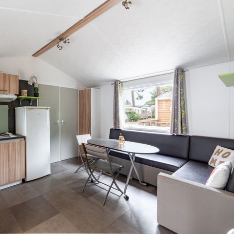 Mobilheim 4 Personen - Mobilheim Confort 27.5m² (2 Zimmer) + halbüberdachte Holzterrasse 11m².