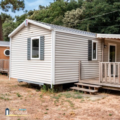 Mobilheim 4 Personen - Mobilheim Confort 27.5m² (2 Zimmer) + halbüberdachte Holzterrasse 11m².