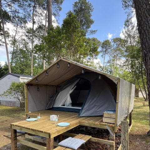 AUßERGEWÖHNLICHE UNTERKUNFT 2 Personen - Fahrradhütte , Holzboden, Tisch