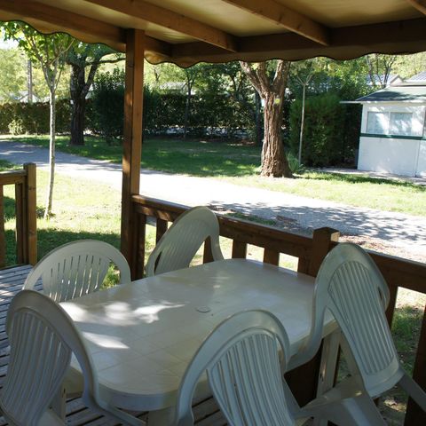Mobilheim 5 Personen - Mobilheim Confort 32 m² 2 Zimmer + 12m² halbüberdachte Terrasse (9m²) + TV 4/5 Pers.