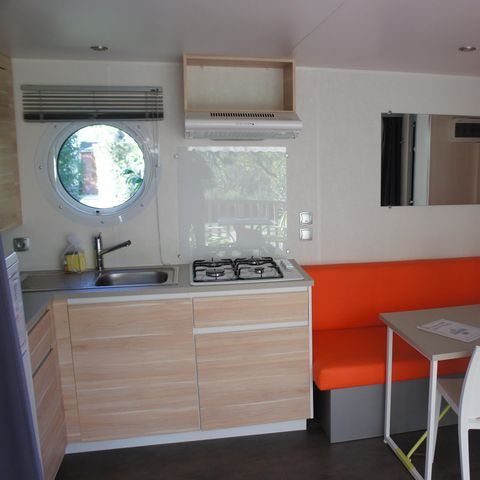 Mobilheim 4 Personen - Mobilheim Premium 32m² 2 Schlafzimmer + 2 Bäder + überdachte Terrasse 9m² + TV + Klima 4 Pers.