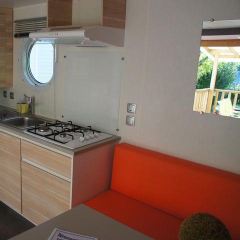 Mobilheim 4 Personen - Mobilheim Premium 32m² 2 Schlafzimmer + 2 Bäder + überdachte Terrasse 9m² + TV + Klima 4 Pers.