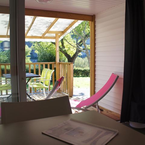 Mobilheim 4 Personen - Mobilheim Premium 32m² 2 Schlafzimmer + 2 Bäder + überdachte Terrasse 9m² + TV + Klima 4 Pers.