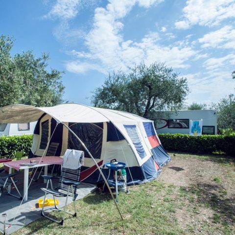 Stellplatz - Stellplatz Komfort Groß - 75m² - 6 AMP
