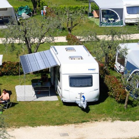 Stellplatz - Stellplatz Komfort Groß - 75m² - 6 AMP