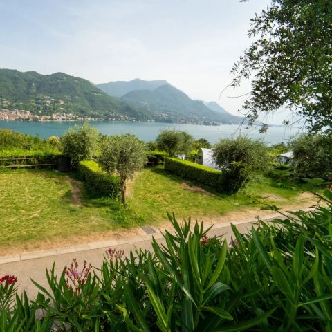 Stellplatz - Stellplatz Seeblick - 85m² - 10 AMP